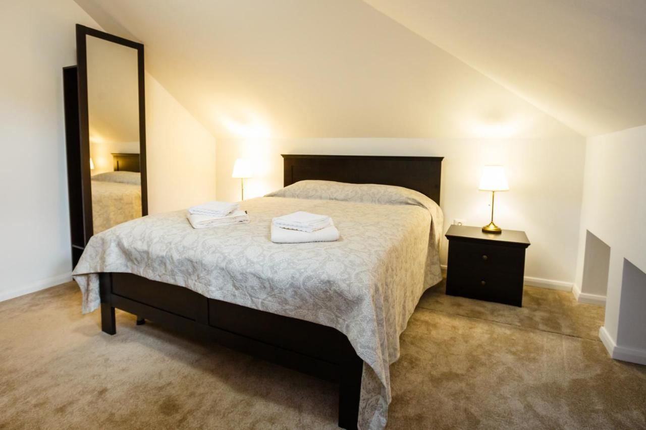 Отели типа «постель и завтрак» Maisonette Apartments Кымпулунг-15